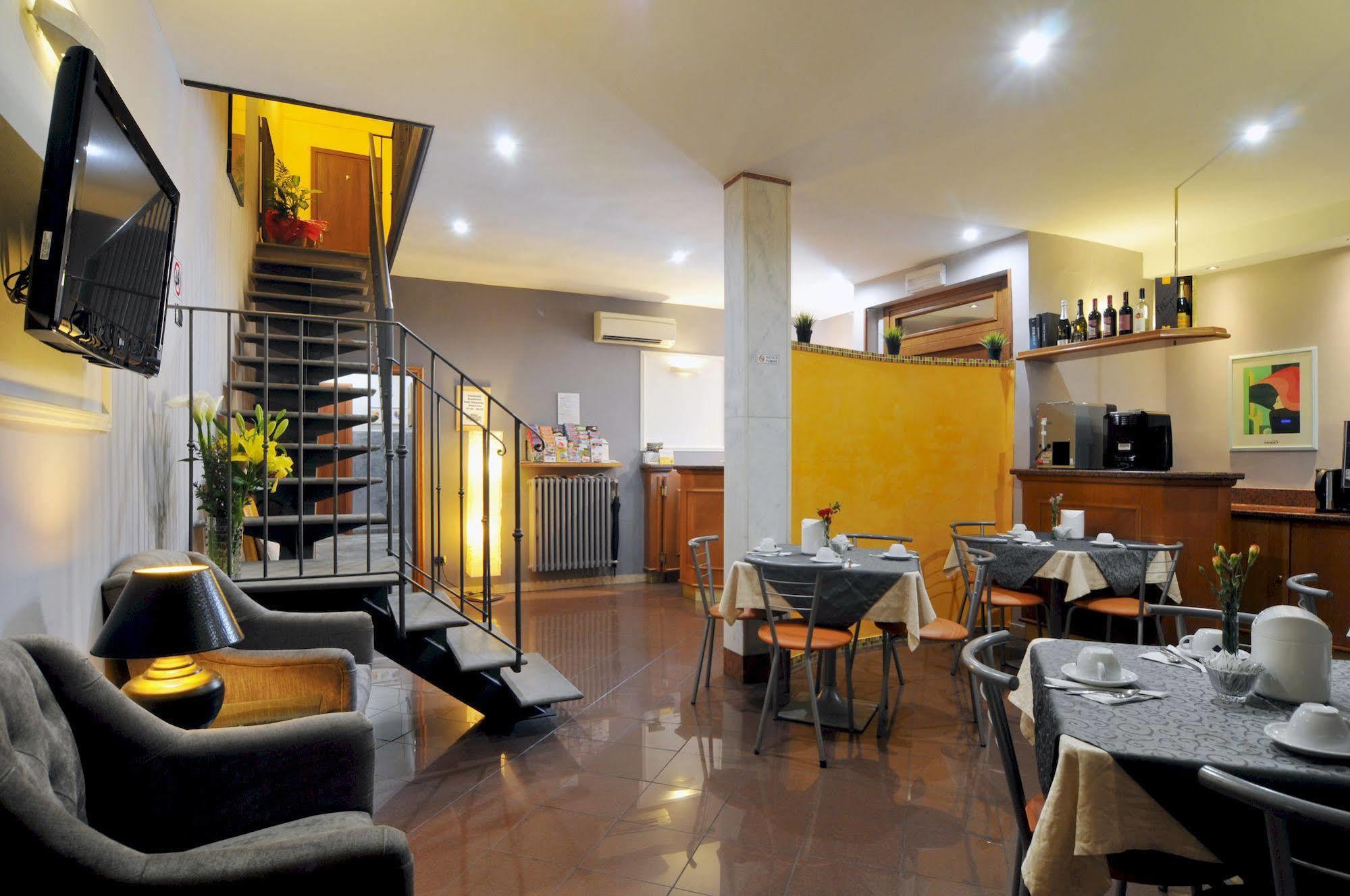 Hotel Angelica ฟลอเรนซ์ ภายนอก รูปภาพ