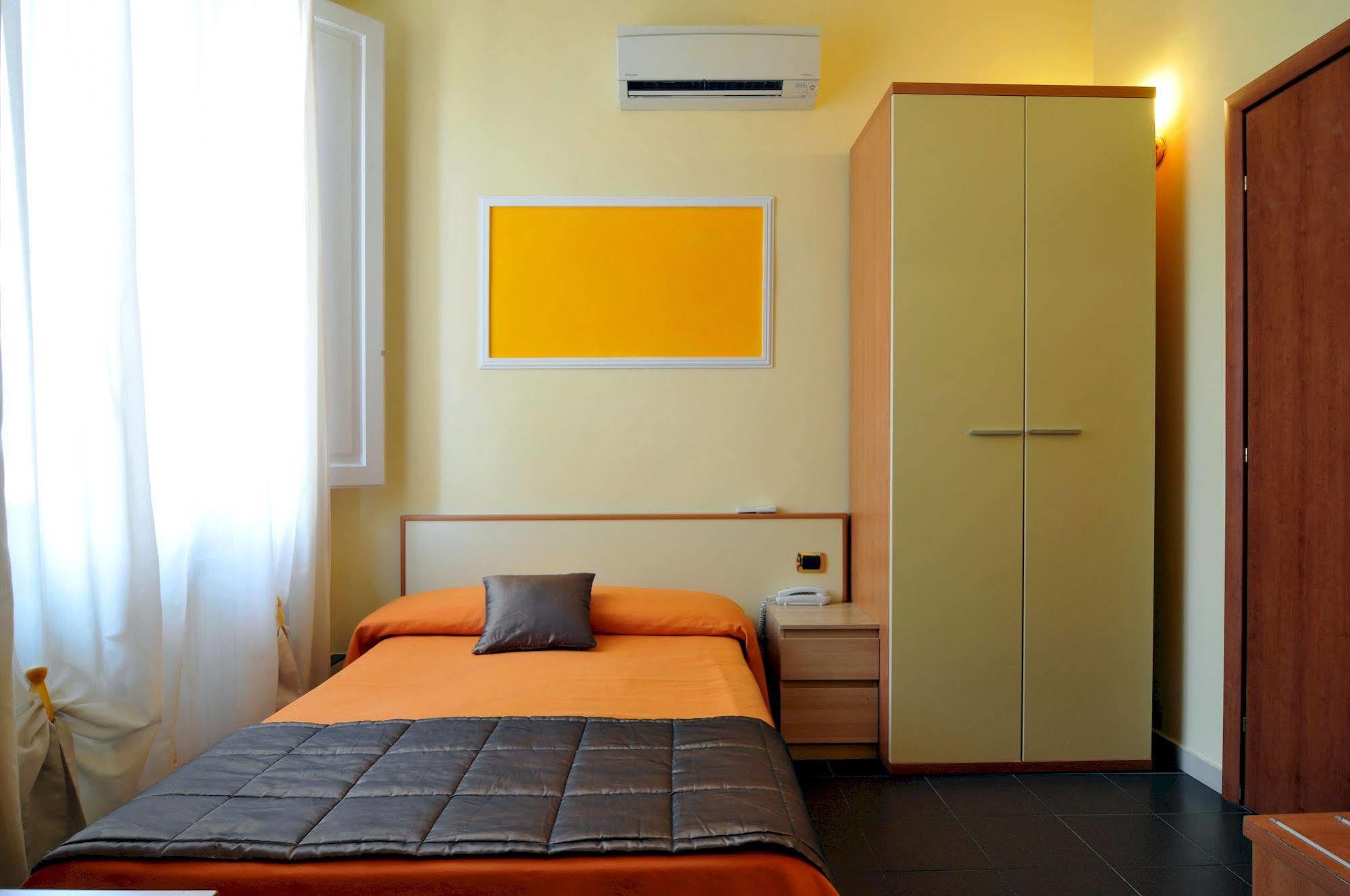 Hotel Angelica ฟลอเรนซ์ ภายนอก รูปภาพ