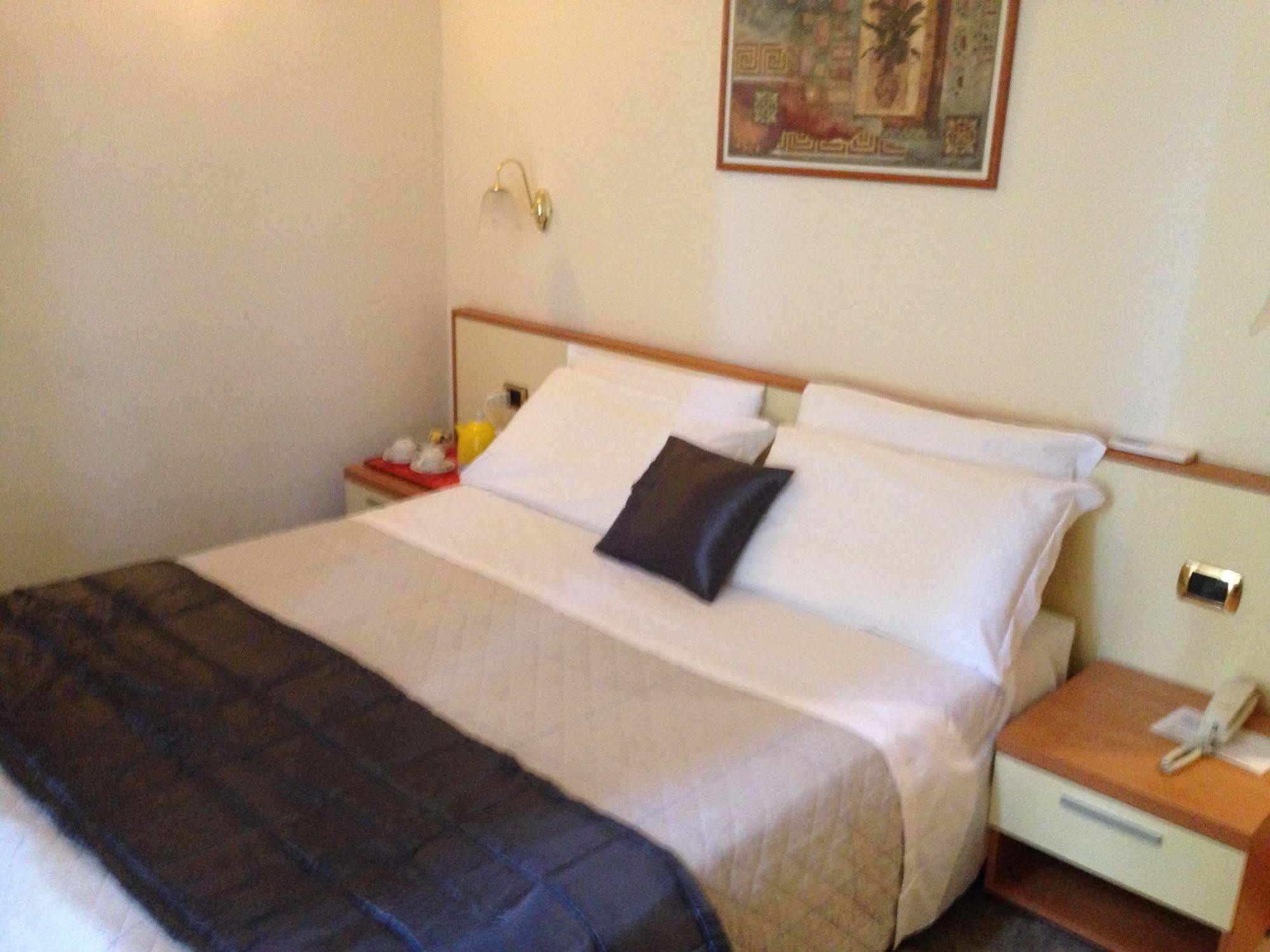 Hotel Angelica ฟลอเรนซ์ ภายนอก รูปภาพ