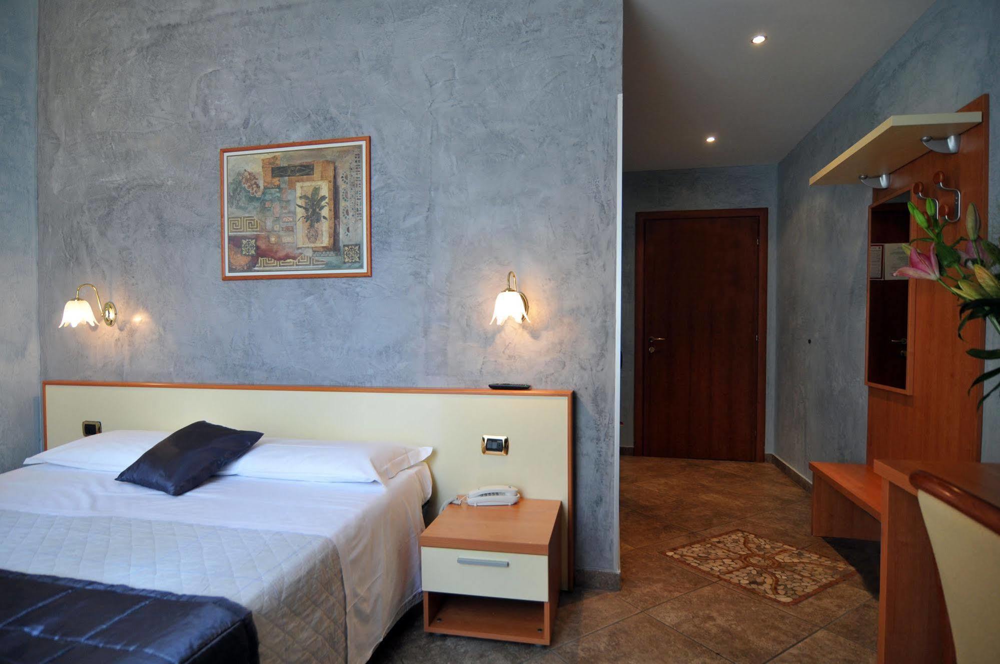 Hotel Angelica ฟลอเรนซ์ ภายนอก รูปภาพ